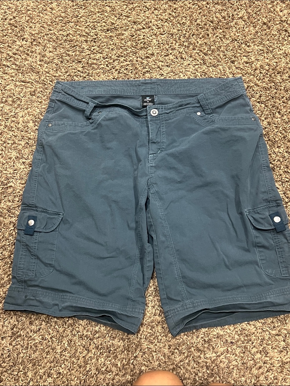 Women's Kuhl splash cargo shorts sz 16